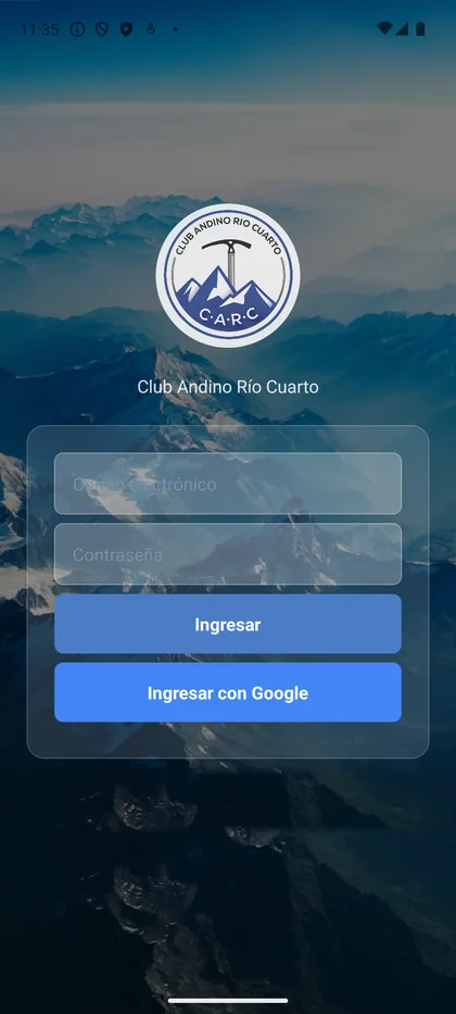 Pantalla de ingreso de la app: logo del Club Andino Río Cuarto sobre una foto de montañas, campos de correo y contraseña y botón para ingresar con Google